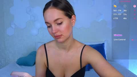 Snapshot of lynna_sparks chatting on April 10, 2026, 3:34 am Lana online show from April 10, 2026, 3:34 am