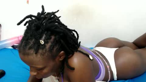 lyenne online show from October 23, 2025, 6:39 pm