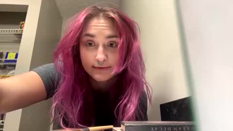 Snapshot of lynnkitten69000 chatting on December 18, 2025, 1:33 am Lynn online show from December 18, 2025, 1:33 am