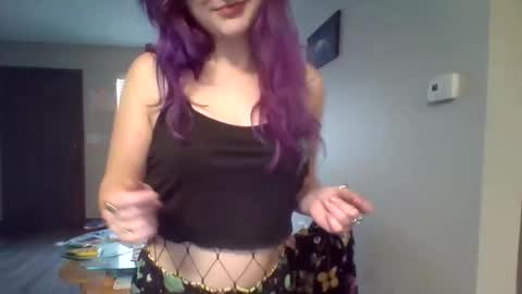 Lynn  online show from February 19, 2026, 9:22 pm