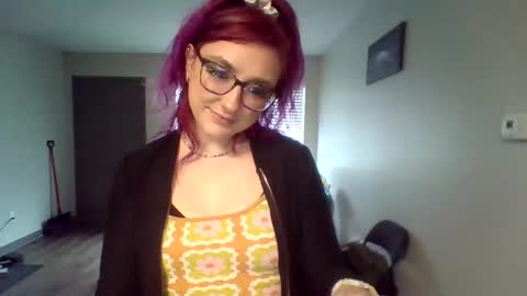 Lynn  online show from March 11, 2026, 4:24 pm