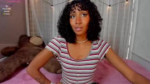 Snapshot of lynx_sun__ chatting on September 24, 2025, 7:17 pm Lynx and Sun online show from September 24, 2025, 7:17 pm