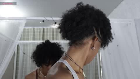 Snapshot of lynx_sun__ chatting on November 13, 2025, 6:40 pm Lynx and Sun online show from November 13, 2025, 6:40 pm