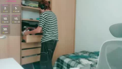 Snapshot of lyodass chatting on March 9, 2025, 7:37 pm Lyodass online show from March 9, 2025, 7:37 pm