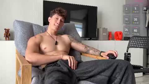 Snapshot of lyon_power_ chatting on July 26, 2026, 7:26 am Dani online show from July 26, 2026, 7:26 am