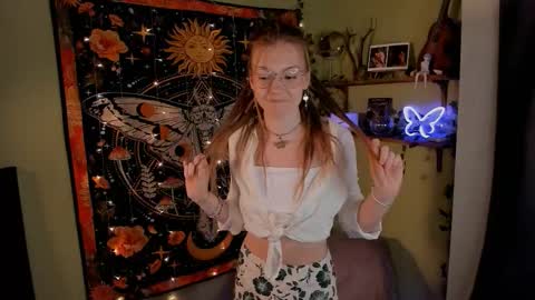 Lyra online show from October 10, 2025, 1:04 am