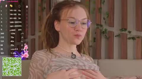 Snapshot of lyra_thenymph chatting on July 27, 2026, 12:39 am Lyra online show from July 27, 2026, 12:39 am