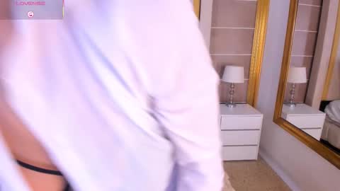 Snapshot of lyrabellini chatting on November 21, 2025, 10:47 am online show from November 21, 2025, 10:47 am