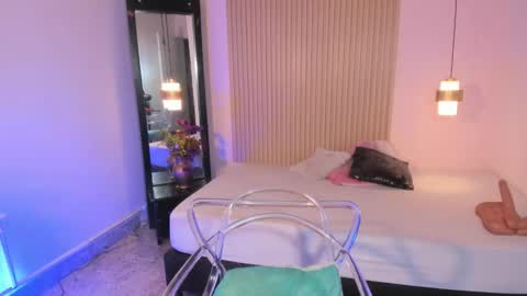 lyrafrost5 online show from March 10, 2026, 5:34 am