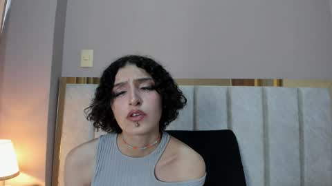 Lyravendrell online show from April 30, 2026, 9:08 pm