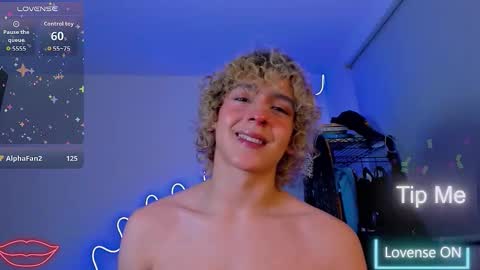 Snapshot of lyric_mirage chatting on November 11, 2025, 10:43 pm Lyric online show from November 11, 2025, 10:43 pm