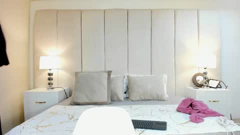 Snapshot of lyzzi_smith01 chatting on February 25, 2025, 1:06 pm Lizzy smith online show from February 25, 2025, 1:06 pm