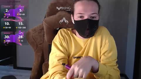 Snapshot of m00n8kiki chatting on September 15, 2025, 8:25 am Ksu online show from September 15, 2025, 8:25 am