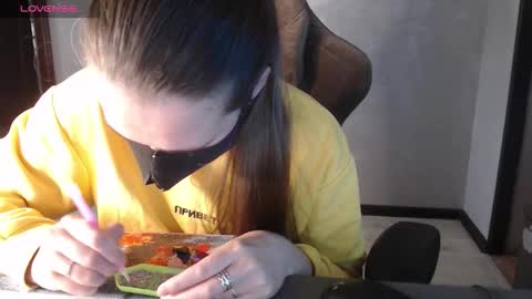 Snapshot of m00n8kiki chatting on September 20, 2025, 6:47 am Ksu online show from September 20, 2025, 6:47 am