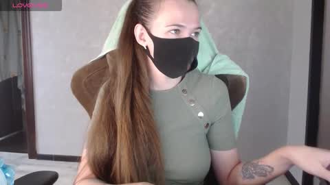 Snapshot of m00n8kiki chatting on October 20, 2025, 6:25 am Ksu online show from October 20, 2025, 6:25 am