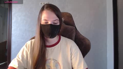 Snapshot of m00n8kiki chatting on October 25, 2025, 5:26 am Ksu online show from October 25, 2025, 5:26 am