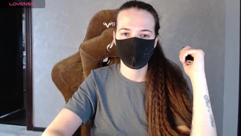 Snapshot of m00n8kiki chatting on November 12, 2025, 6:58 am Ksu online show from November 12, 2025, 6:58 am