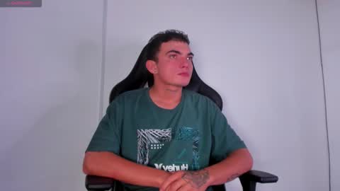 Snapshot of m0ntana777 chatting on December 2, 2025, 11:59 am m0ntana777 online show from December 2, 2025, 11:59 am