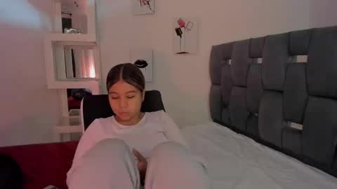 Mila online show from March 12, 2026, 3:40 pm