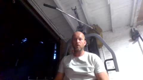 Snapshot of m1niviking chatting on June 15, 2026, 8:22 pm m1niviking online show from June 15, 2026, 8:22 pm