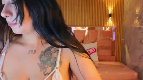 Snapshot of m_eris_s chatting on November 7, 2025, 1:33 pm Eris online show from November 7, 2025, 1:33 pm