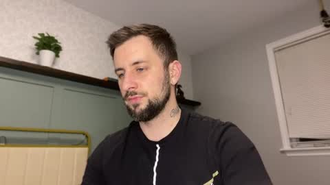 m_stephen online show from April 27, 2026, 3:04 am