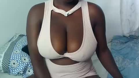 Snapshot of m_tits3 chatting on September 10, 2025, 9:31 am m_tits3 online show from September 10, 2025, 9:31 am