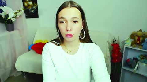 Snapshot of m_vikki chatting on May 15, 2026, 10:55 am Vikki online show from May 15, 2026, 10:55 am