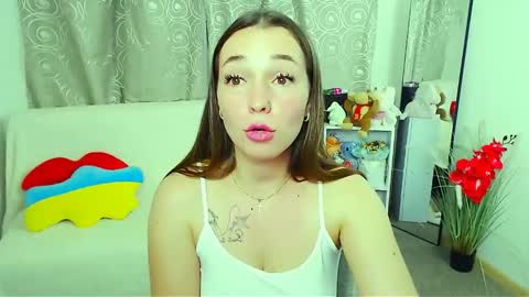 Snapshot of m_vikki chatting on June 3, 2026, 2:33 pm Vikki online show from June 3, 2026, 2:33 pm