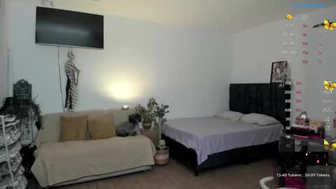 maaddy_ online show from October 29, 2025, 2:58 am