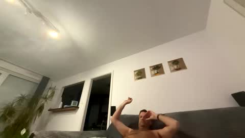 macfly67 online show from February 25, 2025, 5:19 am