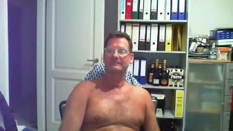 Snapshot of macfly67 chatting on June 24, 2026, 10:09 pm macfly67 online show from June 24, 2026, 10:09 pm