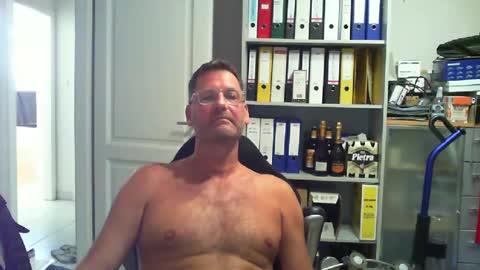 Snapshot of macfly67 chatting on July 12, 2026, 2:41 pm macfly67 online show from July 12, 2026, 2:41 pm