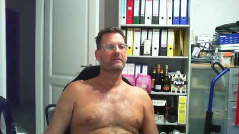 Snapshot of macfly67 chatting on July 23, 2026, 9:35 pm macfly67 online show from July 23, 2026, 9:35 pm