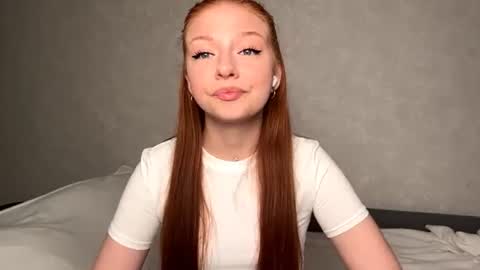 Snapshot of machelleunderdahl chatting on August 4, 2026, 11:18 pm Nicole online show from August 4, 2026, 11:18 pm