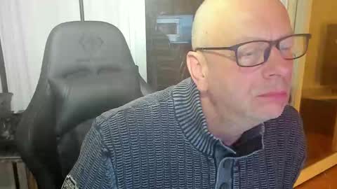 Andy online show from November 27, 2025, 6:10 pm