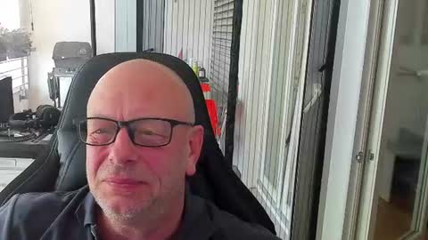 Snapshot of machinegun3dx chatting on June 15, 2026, 10:39 am Andy online show from June 15, 2026, 10:39 am