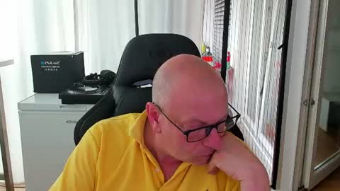 Snapshot of machinegun3dx chatting on June 16, 2026, 5:48 pm Andy online show from June 16, 2026, 5:48 pm