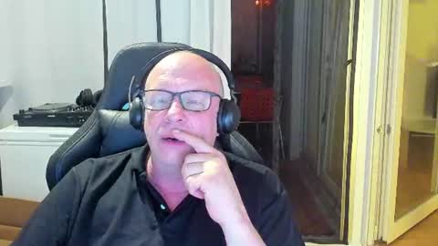 Snapshot of machinegun3dx chatting on July 2, 2026, 11:33 pm Andy online show from July 2, 2026, 11:33 pm