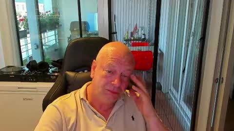 Snapshot of machinegun3dx chatting on July 14, 2026, 4:06 am Andy online show from July 14, 2026, 4:06 am