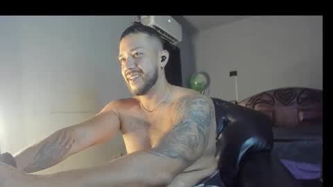 Snapshot of machohandsome chatting on February 23, 2025, 9:00 am Javier papichulo master how do you want online show from February 23, 2025, 9:00 am