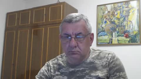 Macho online show from April 22, 2026, 6:42 pm