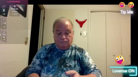 mackdocc001 online show from October 26, 2025, 1:39 pm