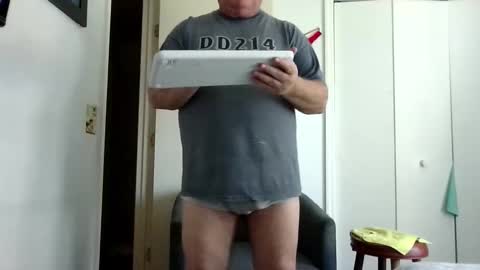 mackdocc001 online show from November 18, 2025, 3:49 pm