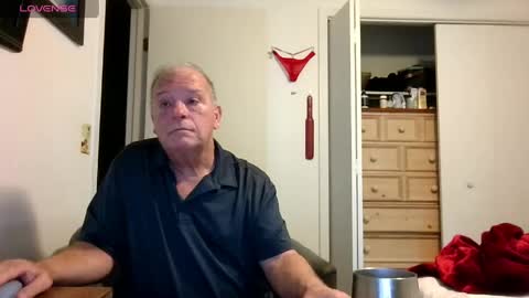 mackdocc001 online show from May 1, 2026, 4:44 pm