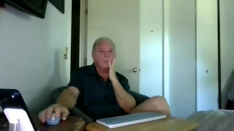 Snapshot of mackdocc001 chatting on June 15, 2026, 1:35 pm mackdocc001 online show from June 15, 2026, 1:35 pm