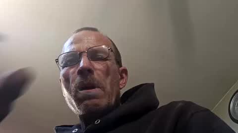 Snapshot of mackdog1369 chatting on May 14, 2026, 12:23 pm mackdog1369 online show from May 14, 2026, 12:23 pm