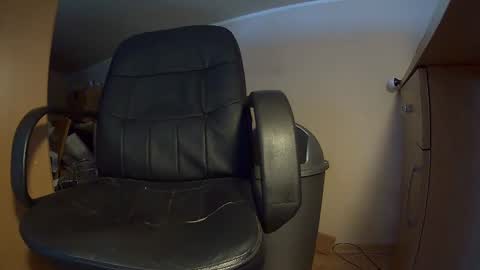 Snapshot of mackenss20 chatting on March 7, 2025, 12:23 pm Makan online show from March 7, 2025, 12:23 pm