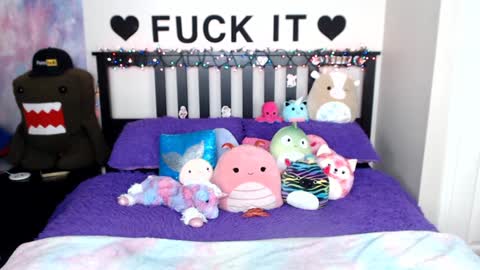 Mackenzie Wolfe online show from December 21, 2024, 7:35 am