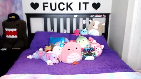 Mackenzie Wolfe online show from January 11, 2026, 5:56 am